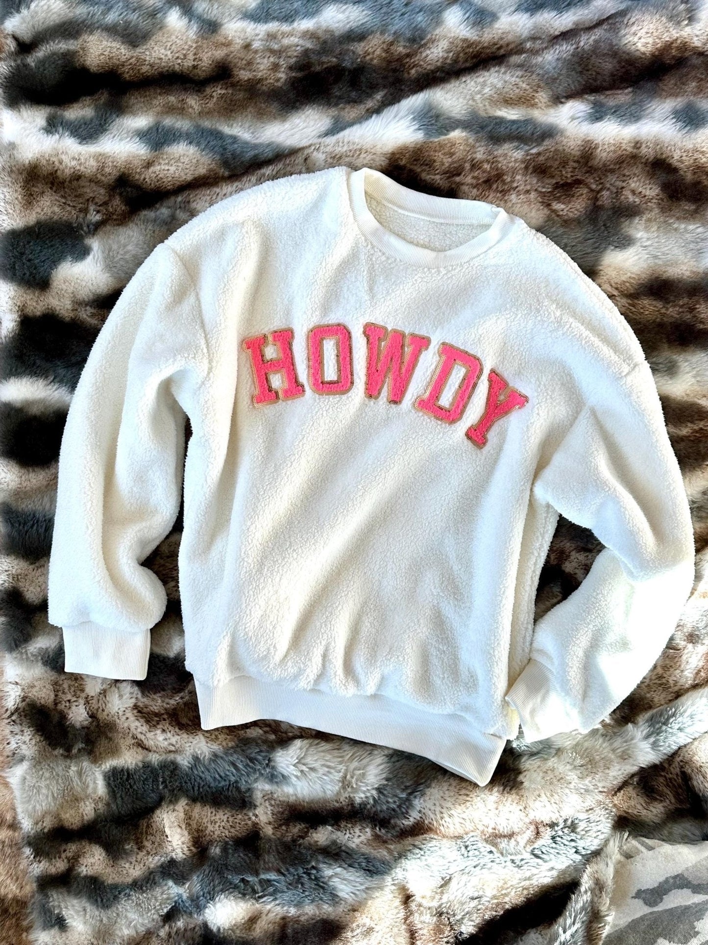 PINK HOWDY Patch SWEATSHIRT, Cowgirl Sweatshirt, Womens Western Sweatshirt