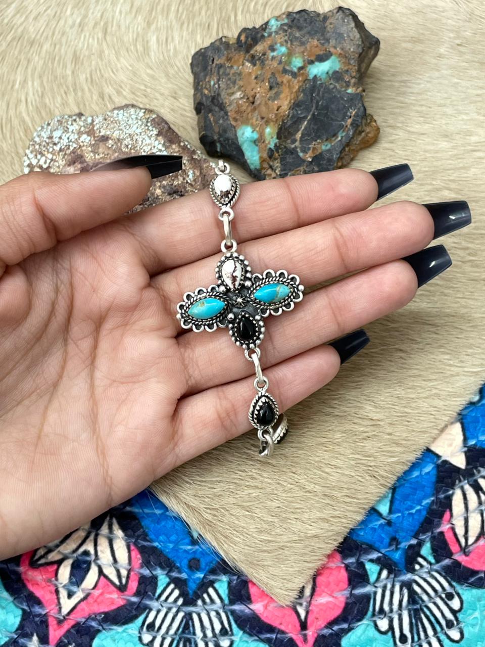 Handmade Sterling Silver Kingman with Wildhorse, Black Onyx Chain Bracelet "Signed Nizhoni"