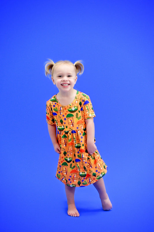 Tiki Room Short Sleeve Milk Silk Dress
