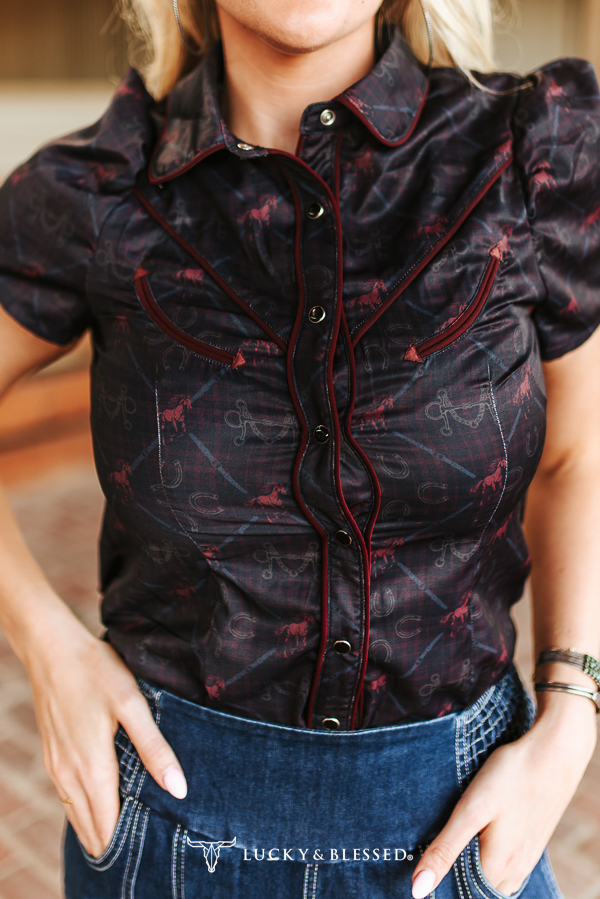 Lucky & Blessed BLACK HORSE SHOE WESTERN CONTRAST ARROW PEARL SNAP PUFF SLEEVE TOP PLUS SIZE