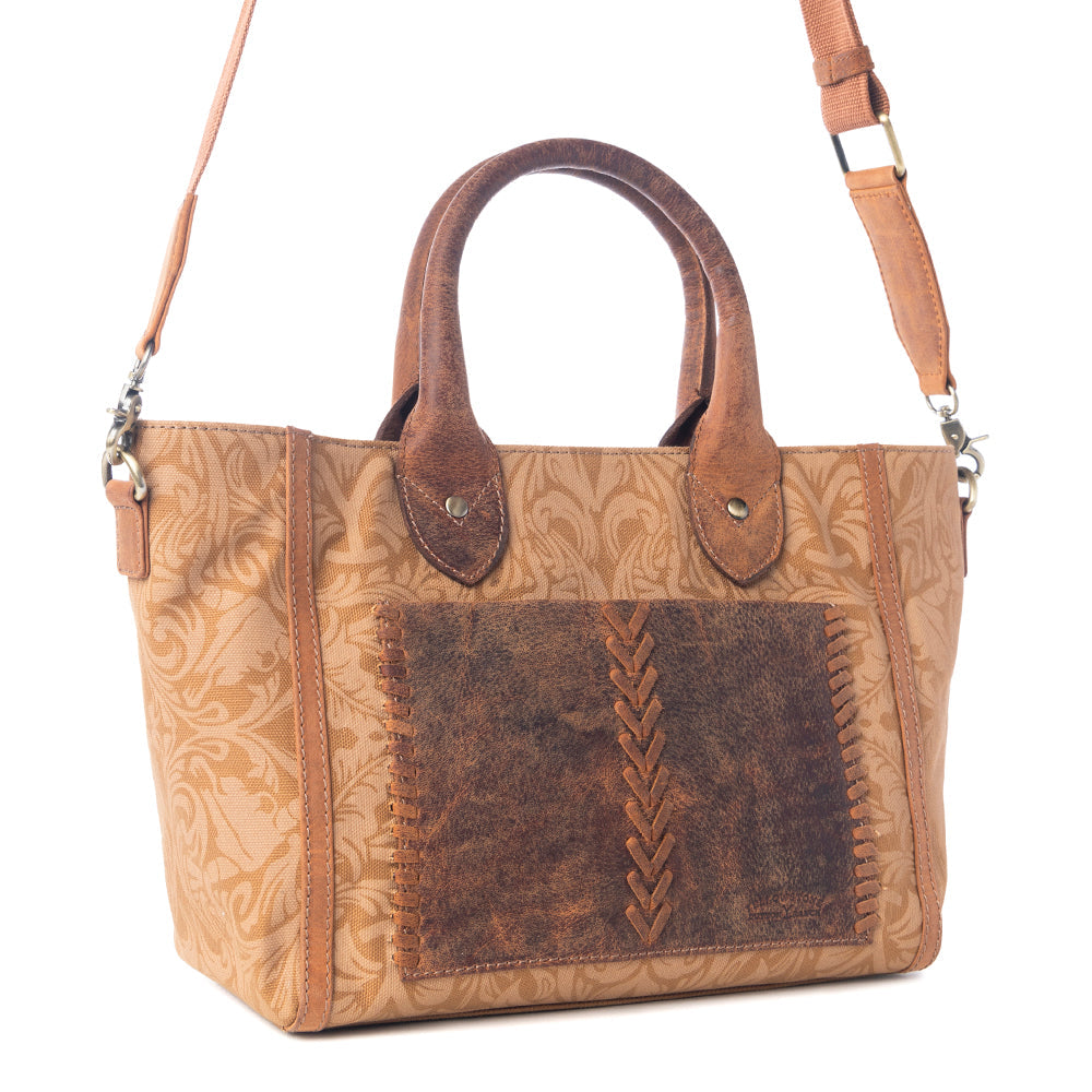 Yellowstone Kayce's Trail Crossbody with Pockets in Amber