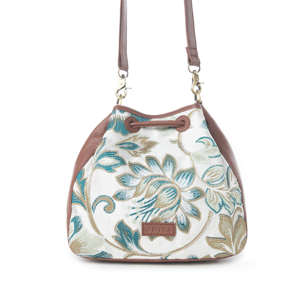 Myra Old Soul Bucket Bag in Alpine White