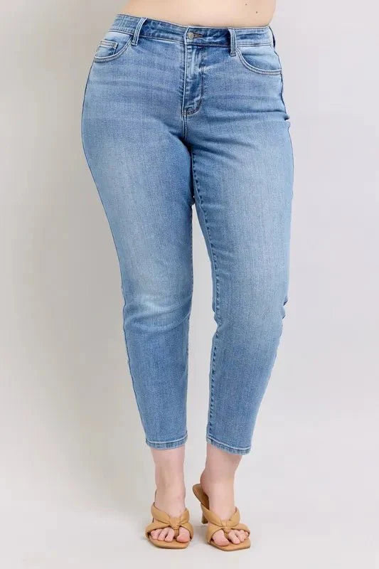 Judy Blue Full Size Mid Rise Vintage Wash Slim Jeans Plus Size