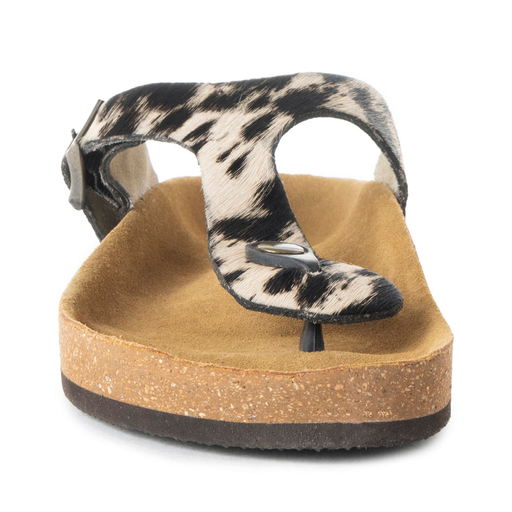 Myra Chino sandals toe-loop detail